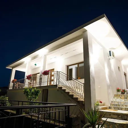 çifliku Rsxh Maison d'hôtes
