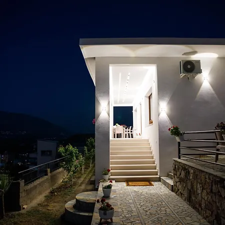 çifliku Rsxh Maison d'hôtes