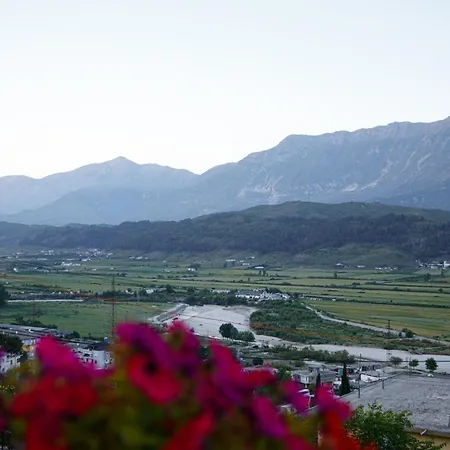 Maison d'hôtes çifliku Rsxh Gjirokastër