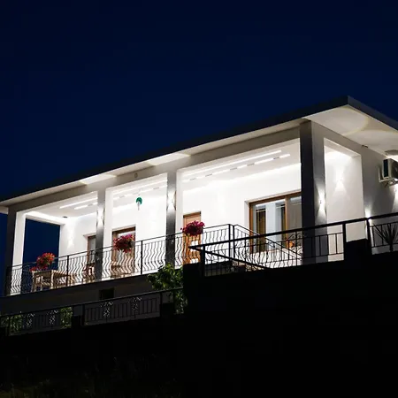 çifliku Rsxh Maison d'hôtes *