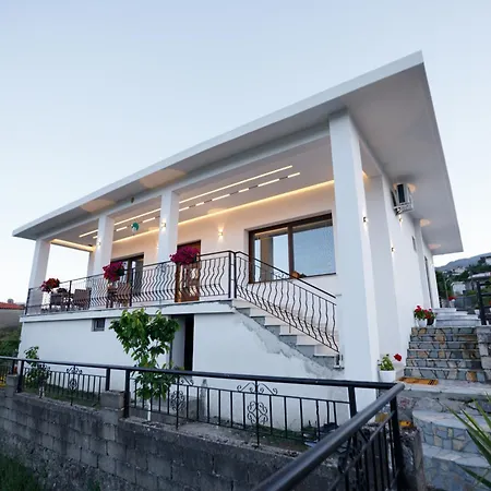 çifliku Rsxh Maison d'hôtes Gjirokastër
