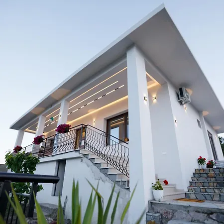 çifliku Rsxh Maison d'hôtes